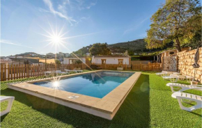 Awesome home in Frailes with Outdoor swimming pool, WiFi and 8 Bedrooms, Friar